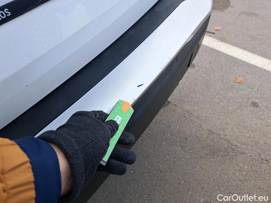  Peugeot  2008 PEUGEOT  / 2019 / 5P / todoterreno Allure BlueHDI 81kW (110CV) #28