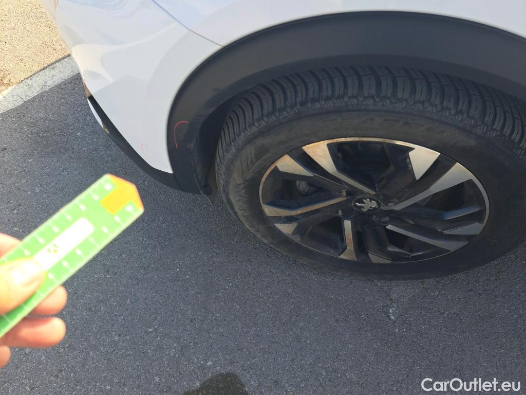  Peugeot  2008 PEUGEOT  / 2019 / 5P / todoterreno Allure Pack BlueHDI 81kW (110CV) #13