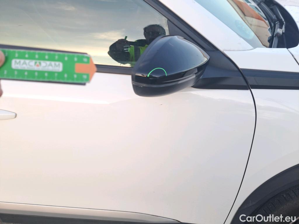  Peugeot  2008 PEUGEOT  / 2019 / 5P / todoterreno Allure BlueHDI 81kW (110CV) #29