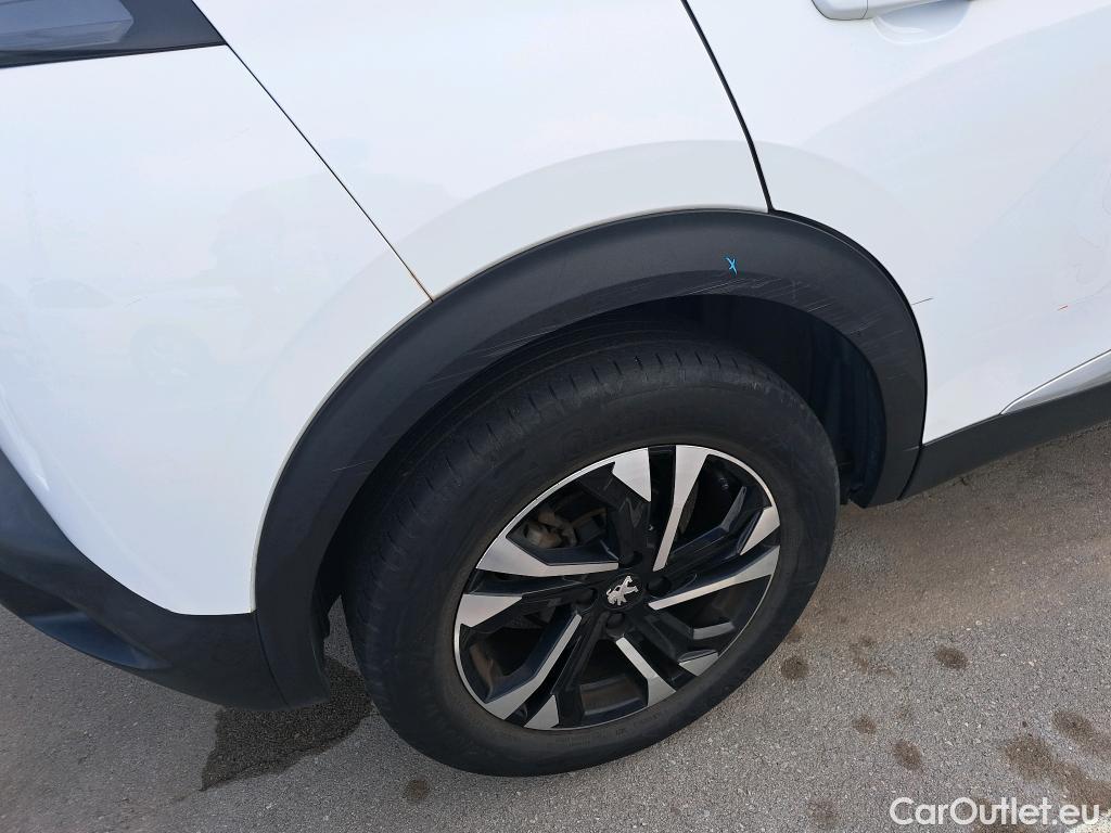  Peugeot  2008 PEUGEOT  / 2019 / 5P / todoterreno Allure BlueHDI 81kW (110CV) #31