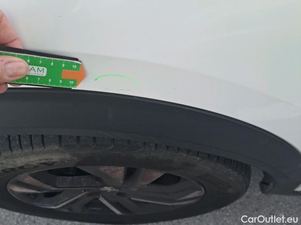  Peugeot  2008 PEUGEOT  / 2019 / 5P / todoterreno Allure BlueHDI 81kW (110CV) #28