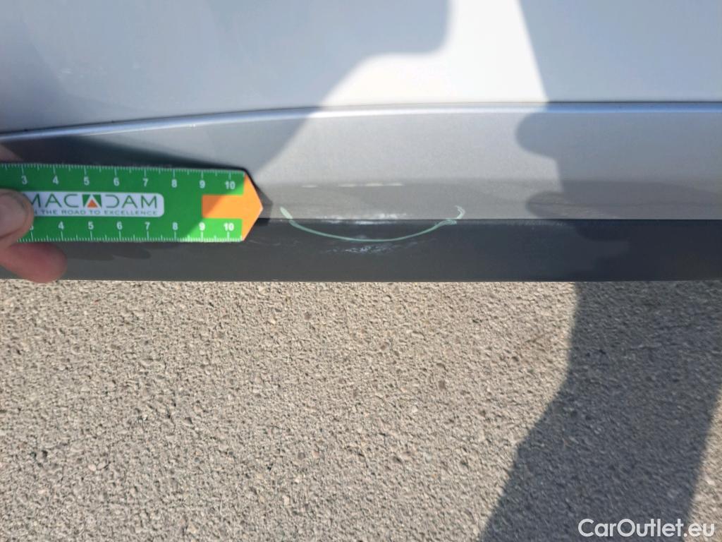  Peugeot  2008 PEUGEOT  / 2019 / 5P / todoterreno Allure Pack BlueHDI 81kW (110CV) #10