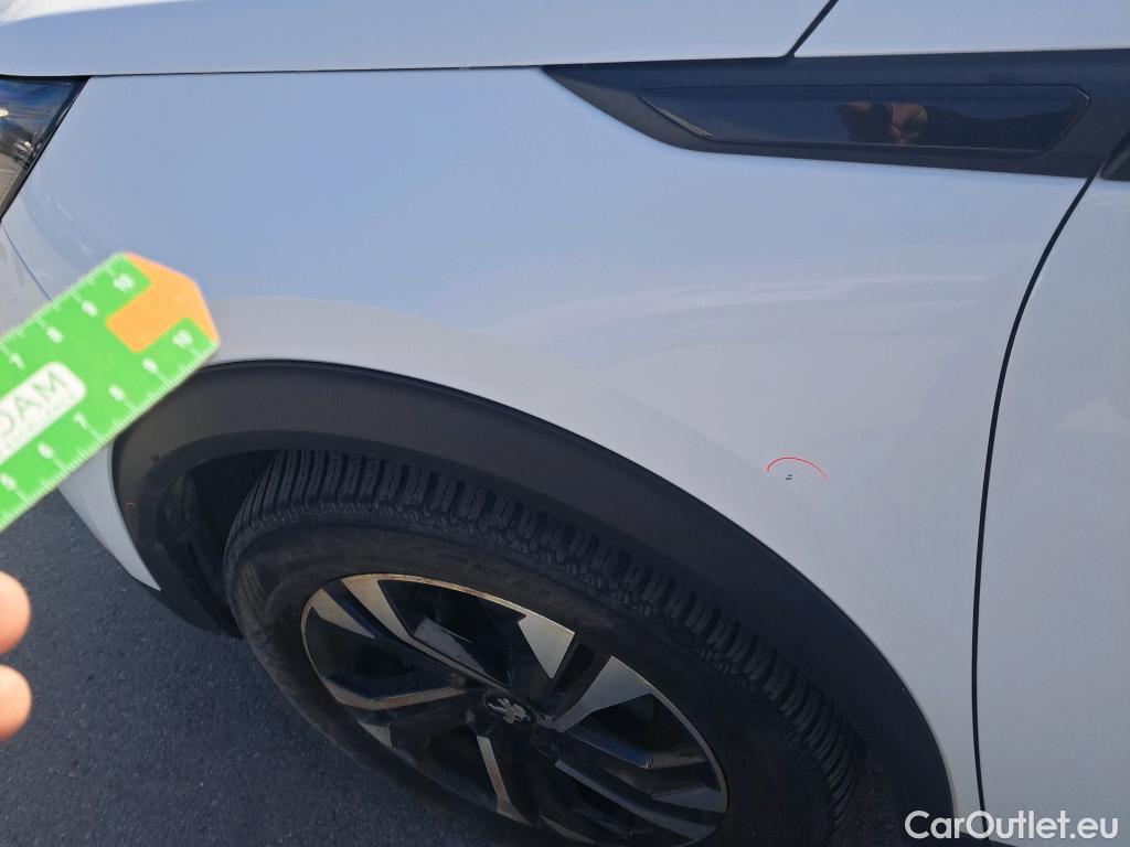  Peugeot  2008 PEUGEOT  / 2019 / 5P / todoterreno Allure Pack BlueHDI 81kW (110CV) #19