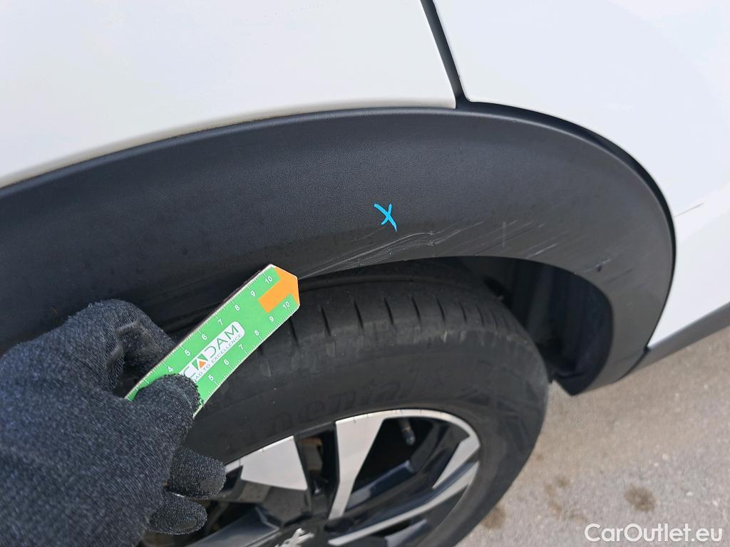  Peugeot  2008 PEUGEOT  / 2019 / 5P / todoterreno Allure BlueHDI 81kW (110CV) #32