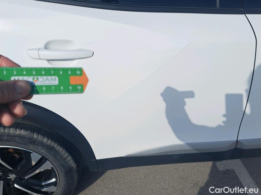  Peugeot  2008 PEUGEOT  / 2019 / 5P / todoterreno Allure Pack BlueHDI 81kW (110CV) #9