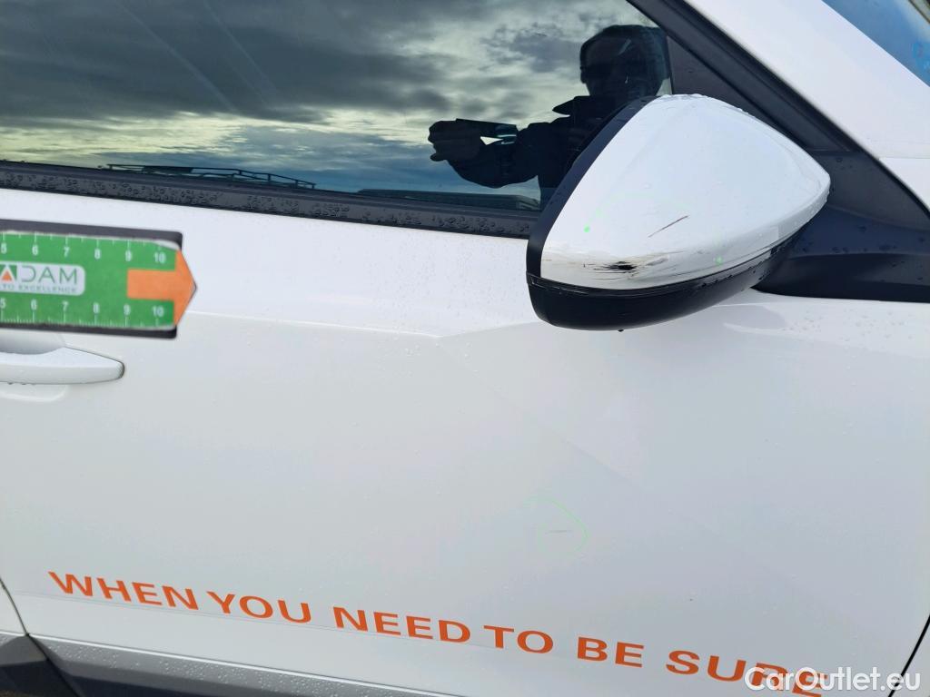  Peugeot  2008 PEUGEOT  / 2019 / 5P / todoterreno Allure Pack BlueHDI 81kW (110CV) #39