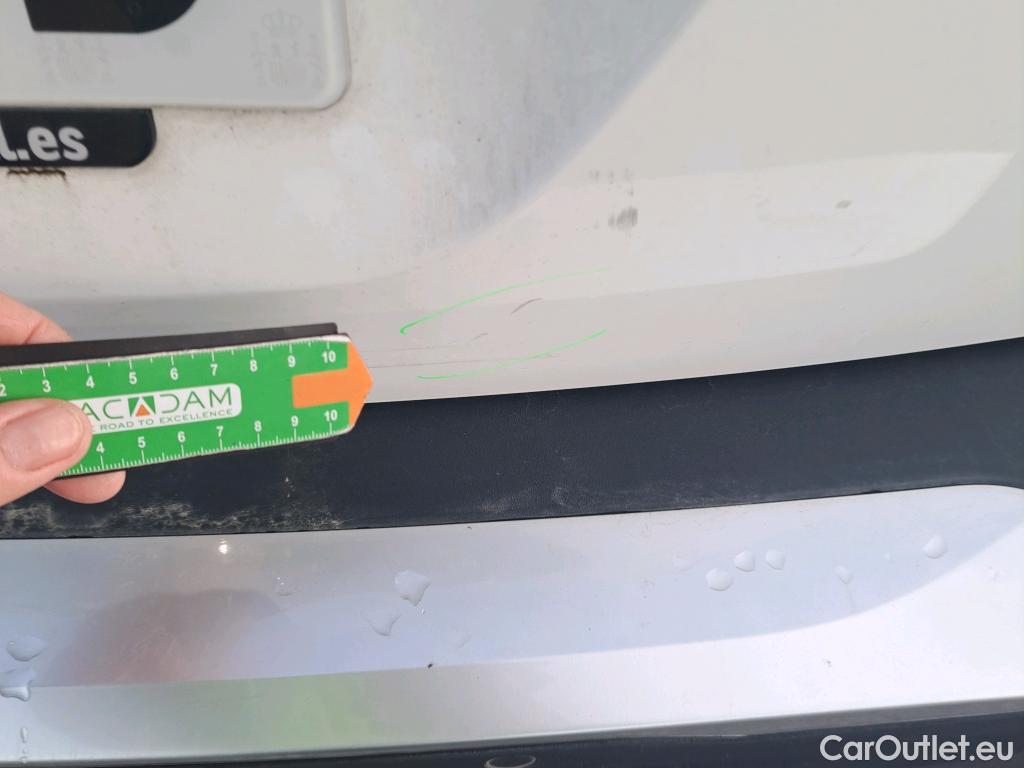  Peugeot  2008 PEUGEOT  / 2019 / 5P / todoterreno Allure BlueHDI 81kW (110CV) #34