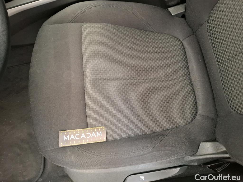  Bmw  Serie 1 BMW Série 1 / 2019 / 5P / Berline 1.5 118I DKG7 Business Design #28