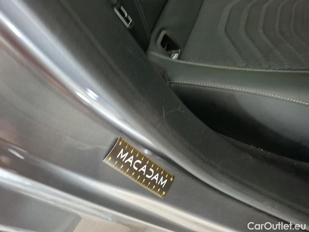  Mercedes  A-Klasse MERCEDES-BENZ Classe A Compact / 2018 / 5P / Berline A 200 d Business Line 8G-DCT #20