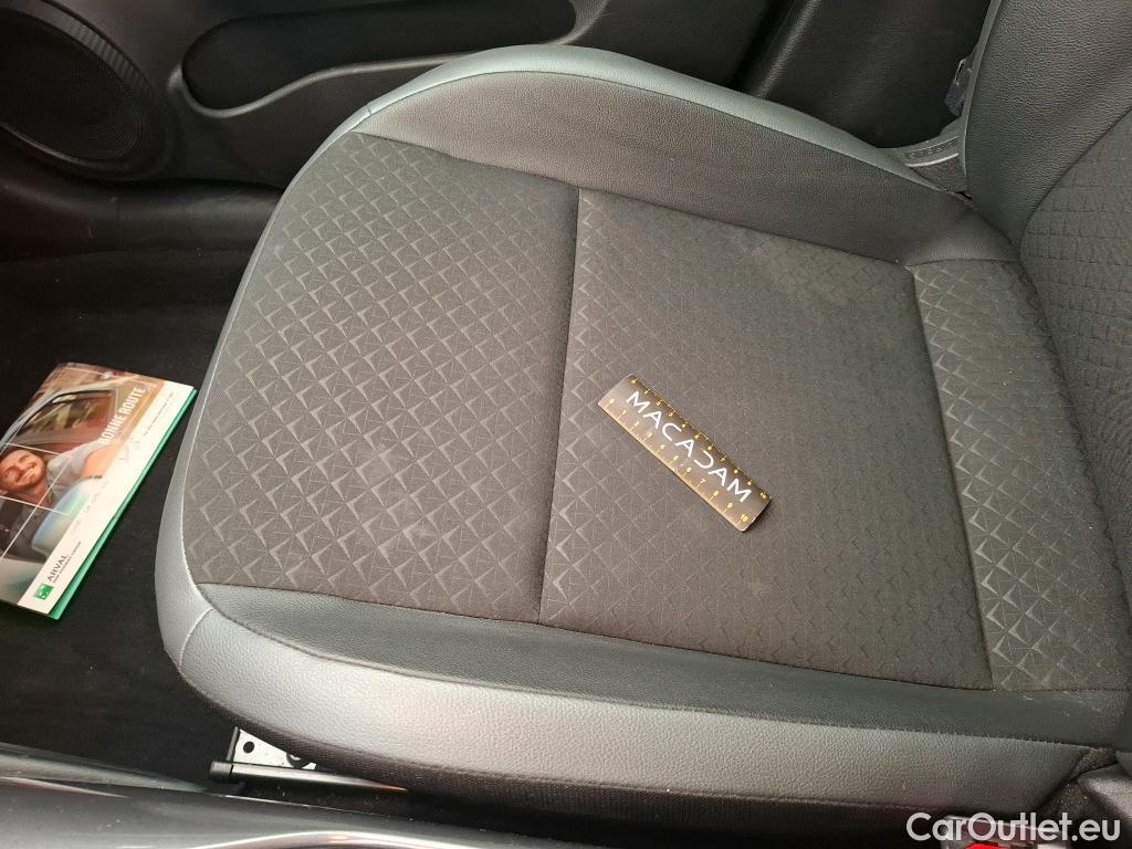  Nissan  Juke NISSAN  2019 5P Crossover Hybrid 143 Business #18