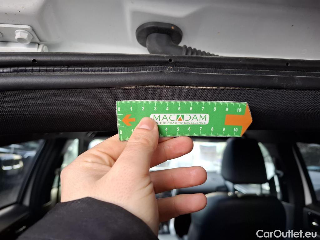  Land Rover  Discovery MITSUBISHI Eclipse Cross / 2020 / 5P / SUV 2.4 Twin Motor 4WD Intense Style #27