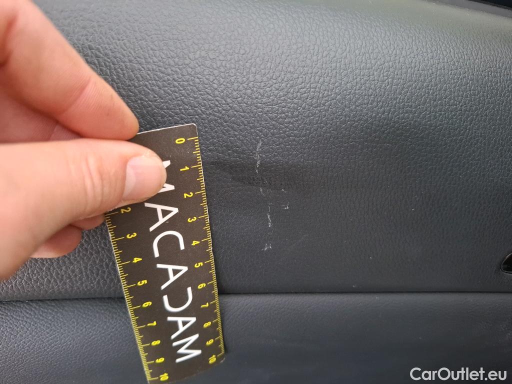  Land Rover  Discovery MITSUBISHI Eclipse Cross / 2020 / 5P / SUV 2.4 Twin Motor 4WD Intense Style #2