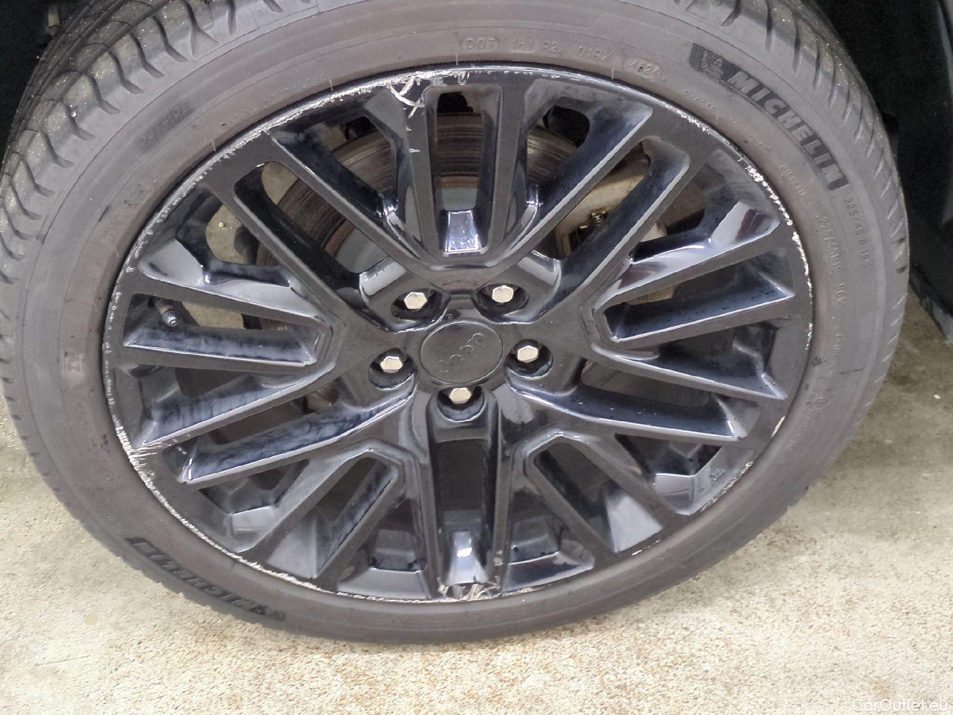  Jeep  Compass JEEP  / 2021 / 5P / SUV 1.3 TURBO T4 240 4XE S OPERATION STOCK #31