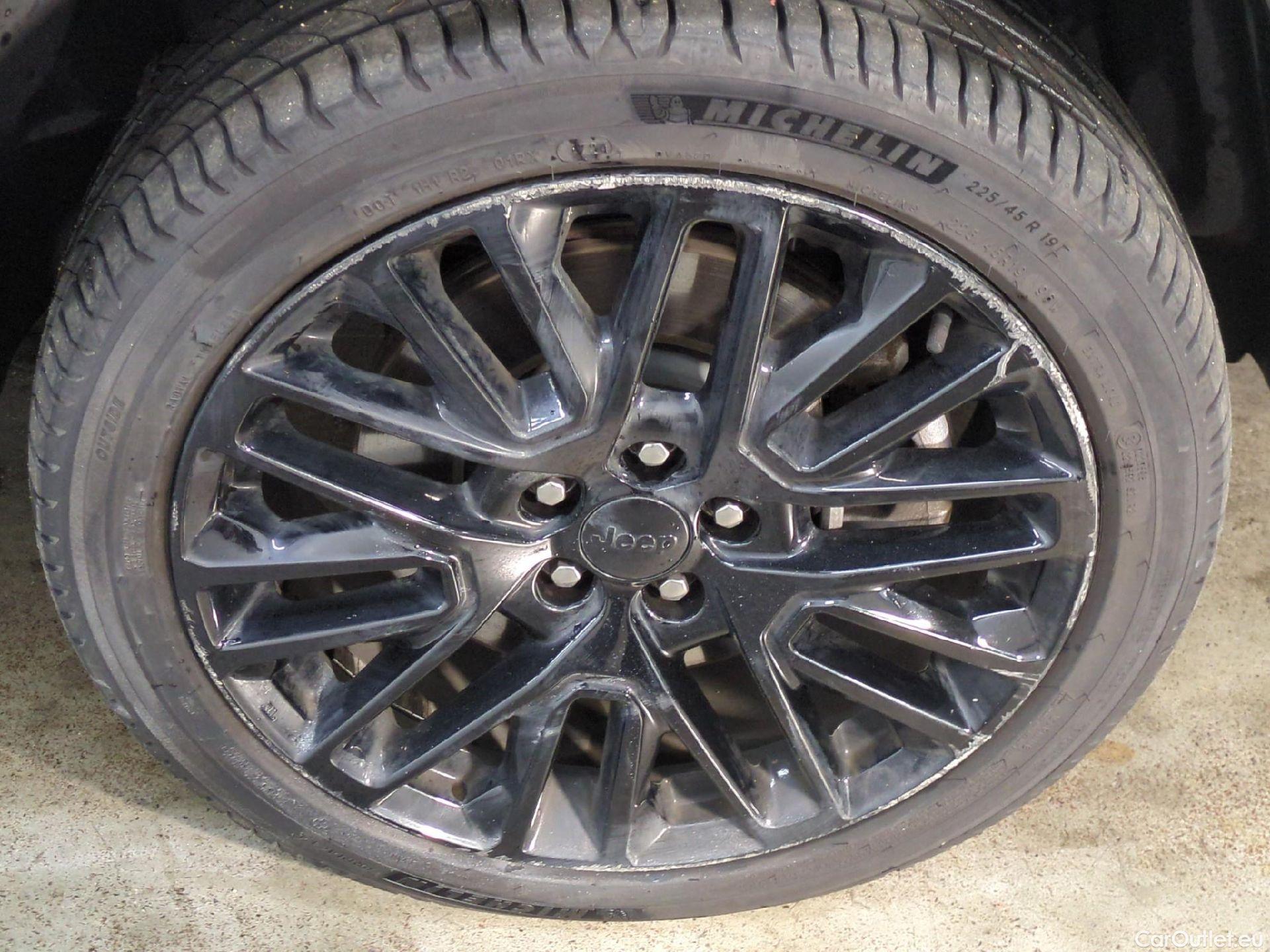  Jeep  Compass JEEP  / 2021 / 5P / SUV 1.3 TURBO T4 240 4XE S OPERATION STOCK #5