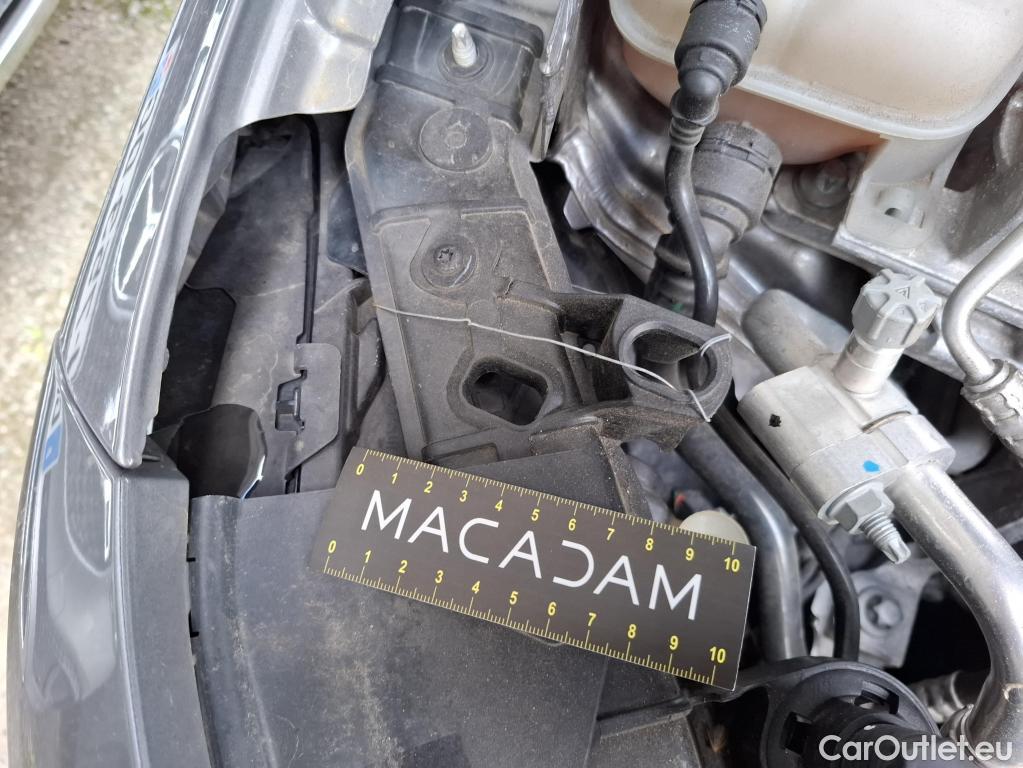  Mercedes  A-Klasse MERCEDES-BENZ Classe A Compact / 2018 / 5P / Berline A 200 d Business Line 8G-DCT #33