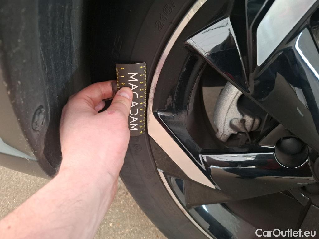  Nissan  Juke NISSAN  2019 5P Crossover Hybrid 143 Business #13