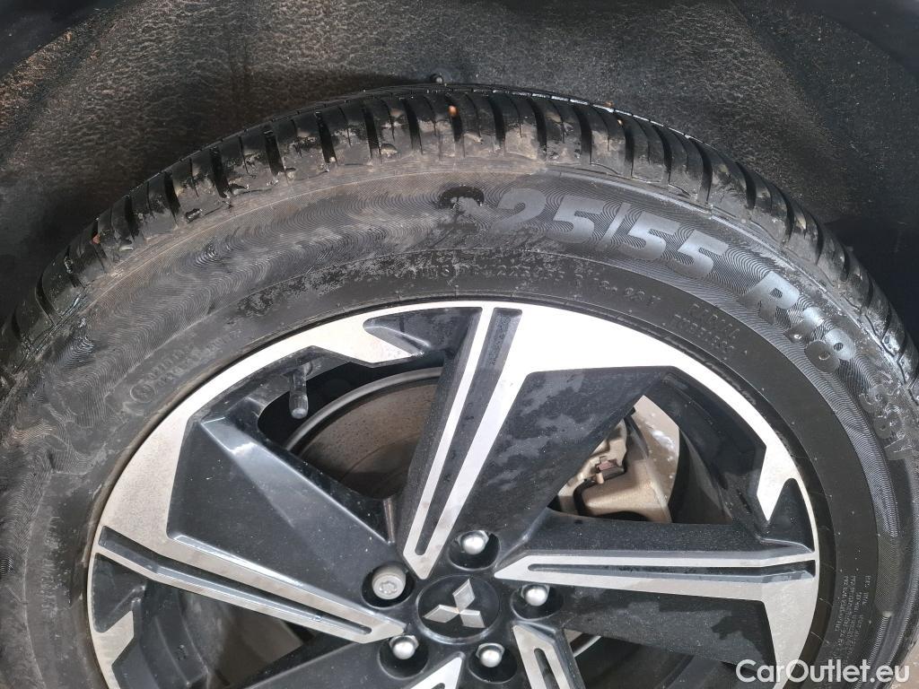  Land Rover  Discovery MITSUBISHI Eclipse Cross / 2020 / 5P / SUV 2.4 Twin Motor 4WD Intense Style #6