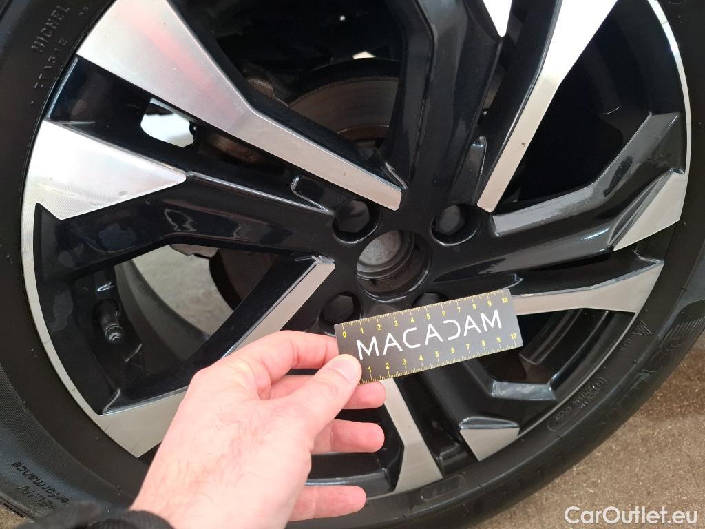  Peugeot  2008  Allure Pack 1.5 HDi 110CV BVM6 E6d #22