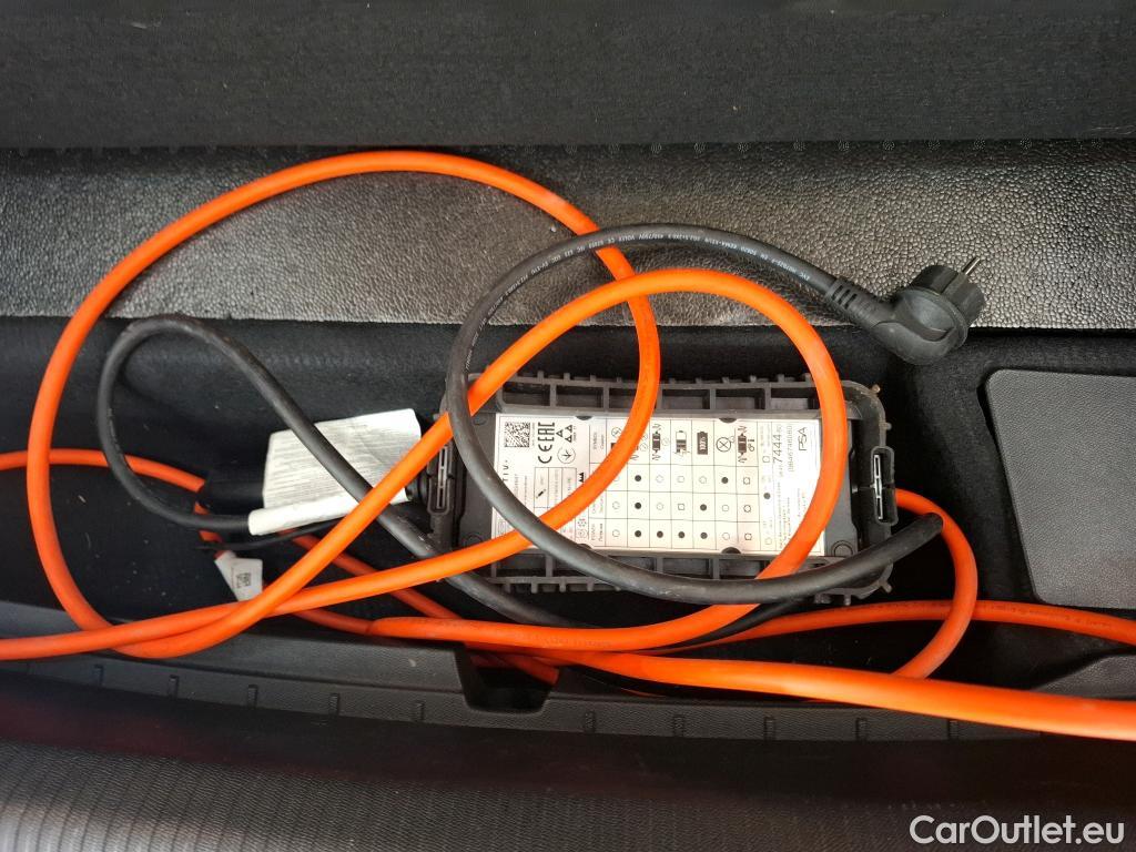  Peugeot  508 PEUGEOT  / 2018 / 5P / Berline HYBRID 225 E-EAT8 GT #30