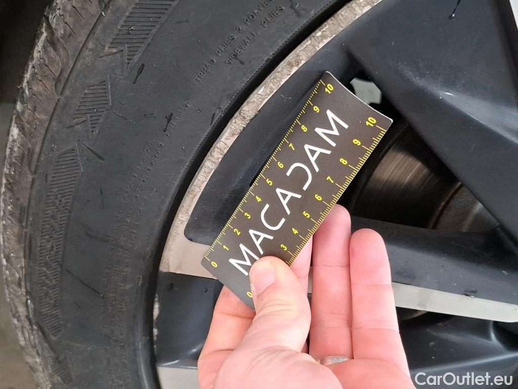  Peugeot  508 PEUGEOT  / 2018 / 5P / Berline HYBRID 225 E-EAT8 GT #9