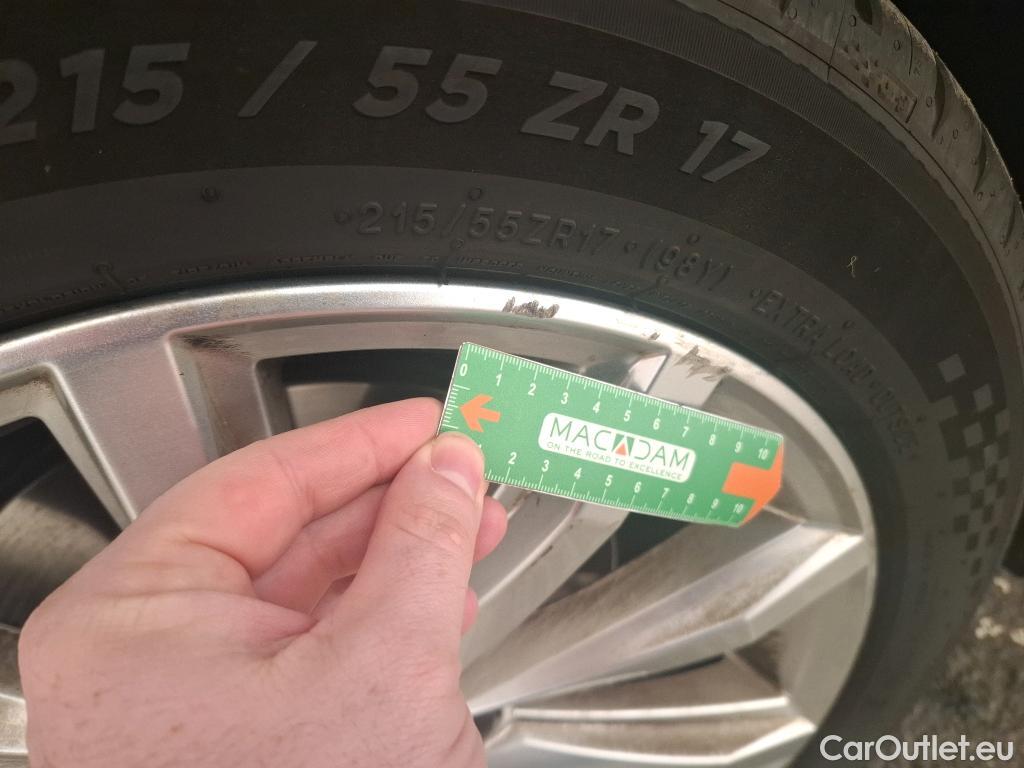  Volkswagen  Passat VOLKSWAGEN  SW / 2019 / 5P / Break 2.0 TDI EVO 150 DSG7 SW LOUNGE #17