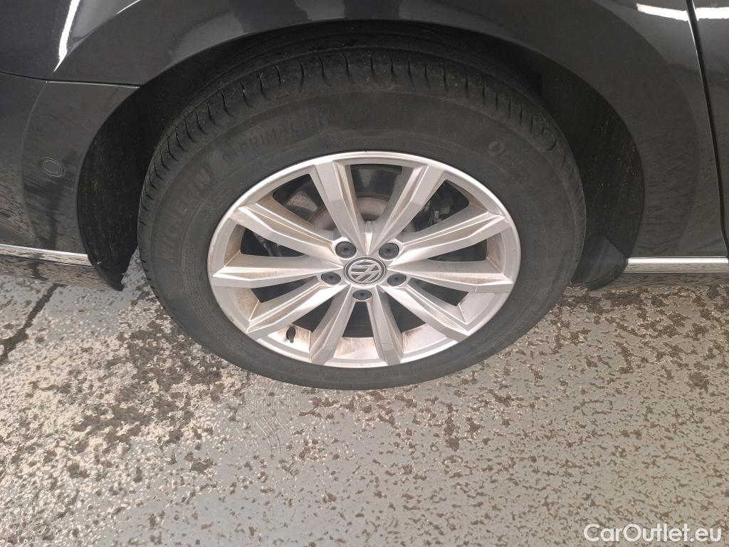  Volkswagen  Passat VOLKSWAGEN  SW / 2019 / 5P / Break 2.0 TDI EVO 150 DSG7 SW LOUNGE #20
