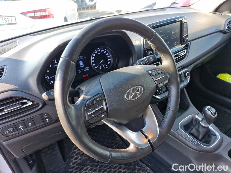  Hyundai  i30  (PD)(01.2017 ->)  kom.1.5T-GDI Smart 5d #3