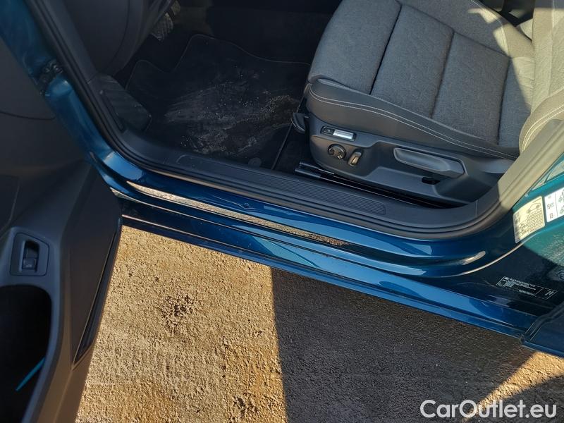  Volkswagen  Passat  Variant (CB5) (2019) Pas.Var.1.5TSI Business AT #3