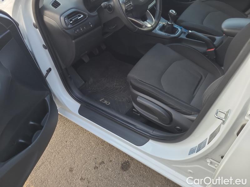  Hyundai  i30   cw (PD)(2017->)  kom.1.6CRDi 115 Smart #6