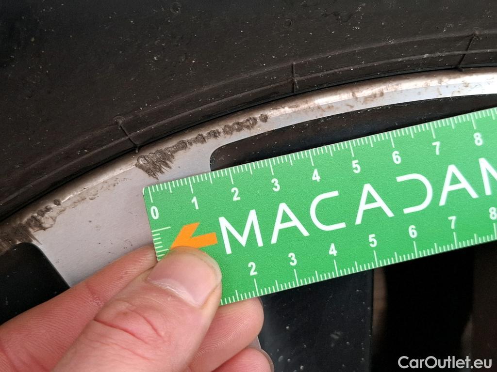  Mercedes  A-Klasse MERCEDES-BENZ Classe A Compact 2018 5P Berline A 250 e Business Line 8GDCT #3