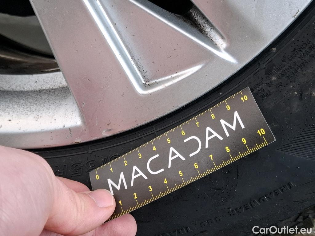  Peugeot  3008  Active Pack 1.5 HDi 130CV BVA8 E6d #36