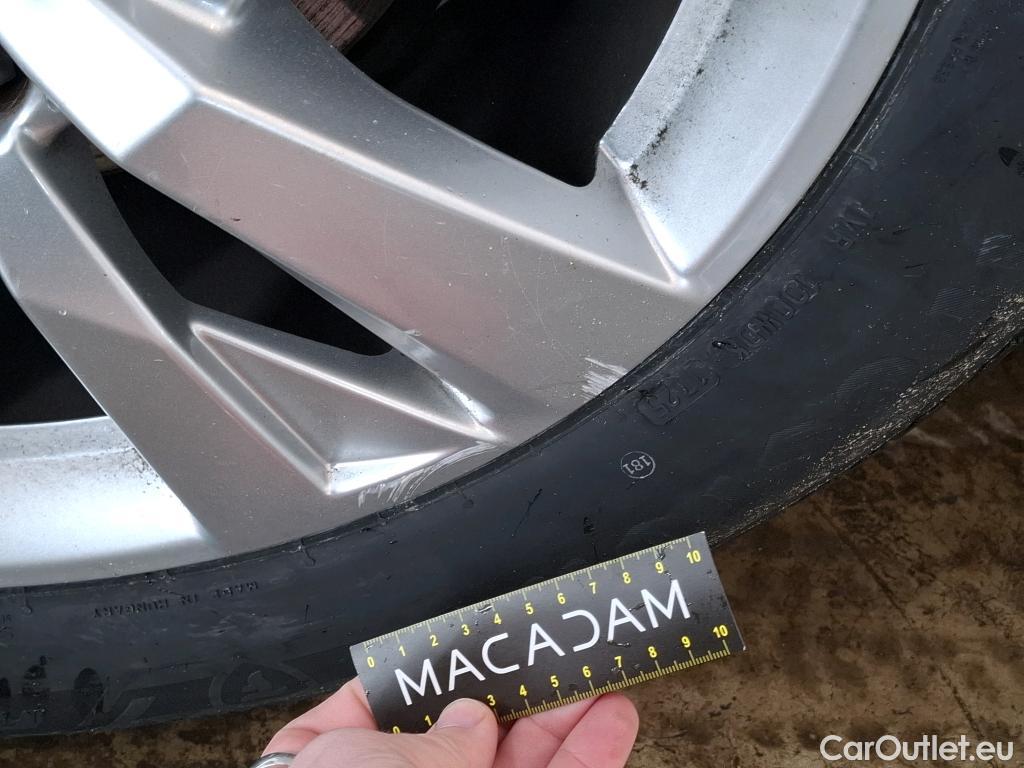  Peugeot  3008  Active Pack 1.5 HDi 130CV BVA8 E6d #71