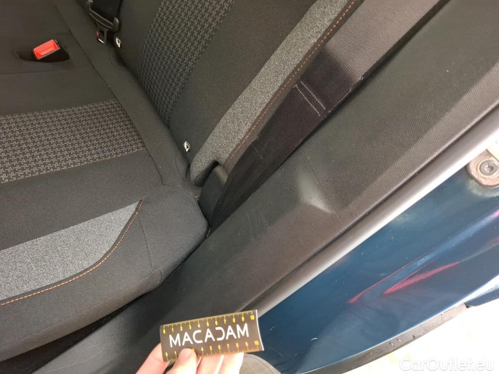  Peugeot  3008  Active Pack 1.5 HDi 130CV BVA8 E6d #48