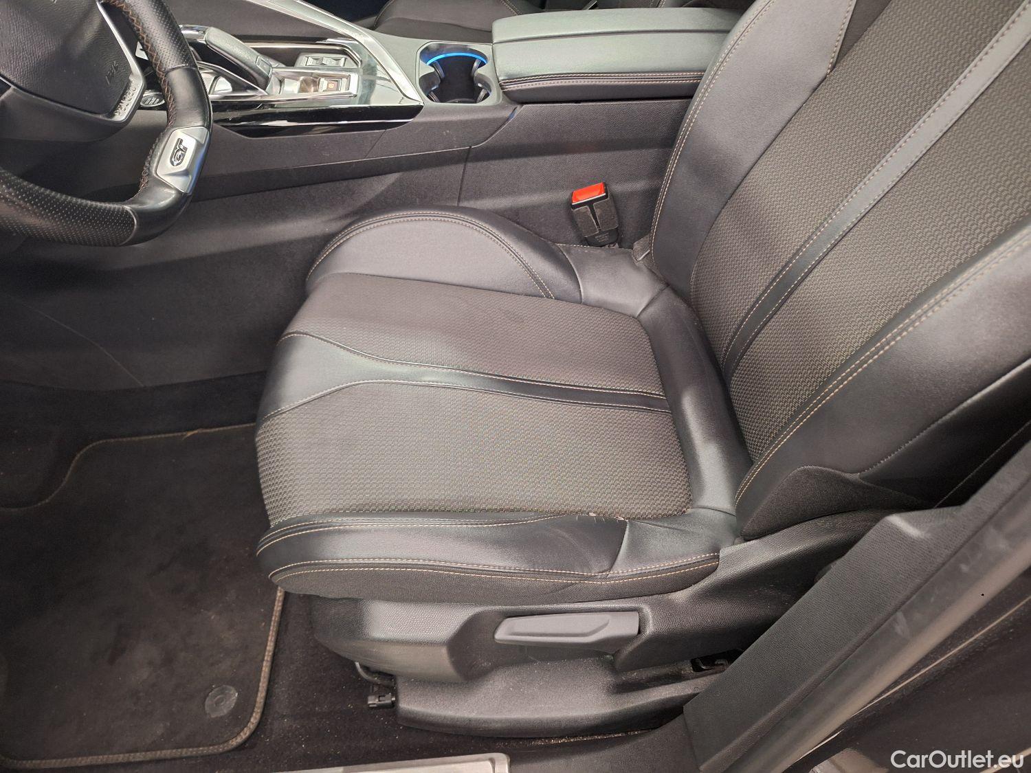  Peugeot  5008 Peugeot,  FL'20, Peugeot  1.5 BlueHDi 96kW S&S EAT8 GT 5d #40