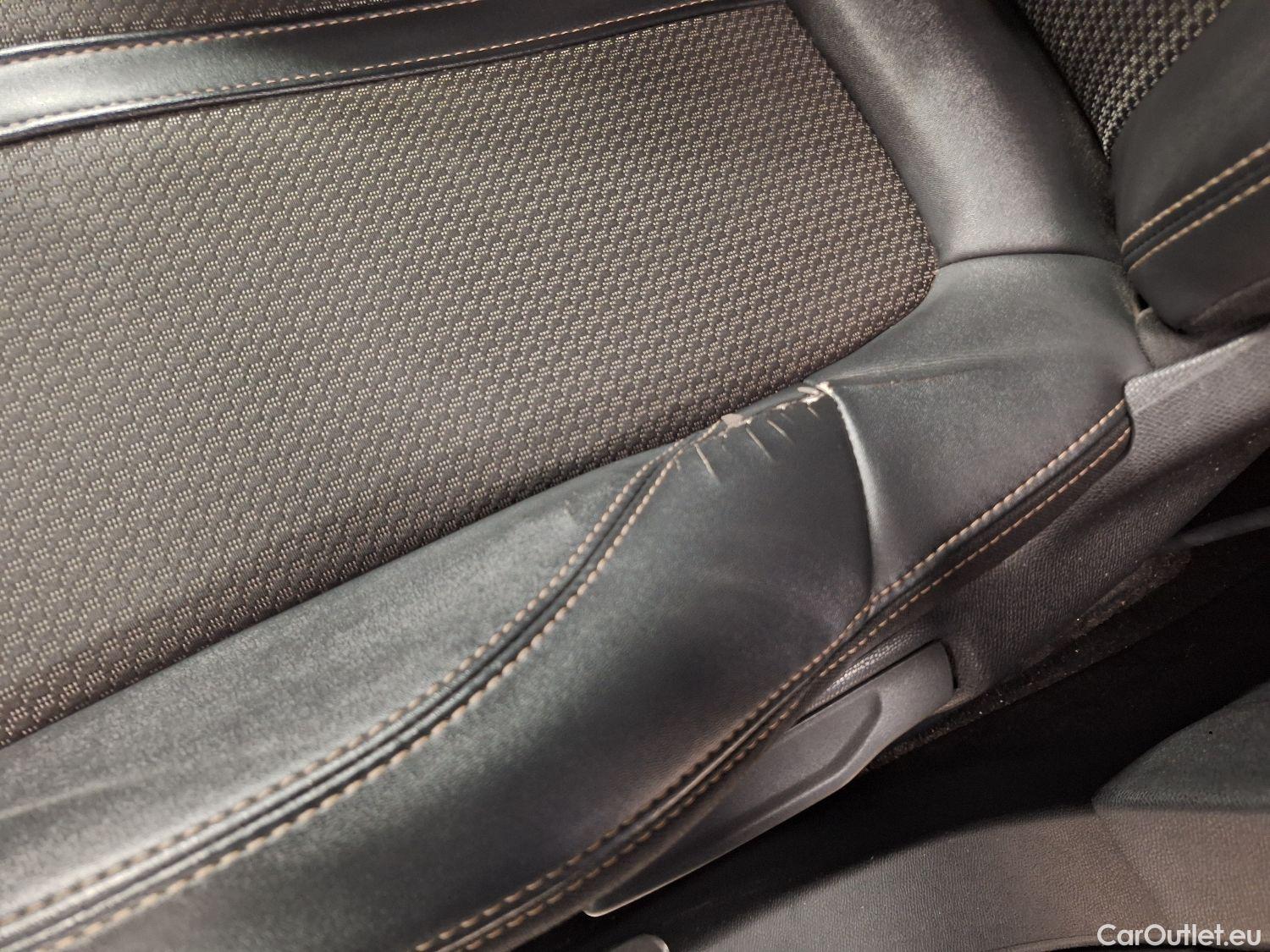  Peugeot  5008 Peugeot,  FL'20, Peugeot  1.5 BlueHDi 96kW S&S EAT8 GT 5d #41