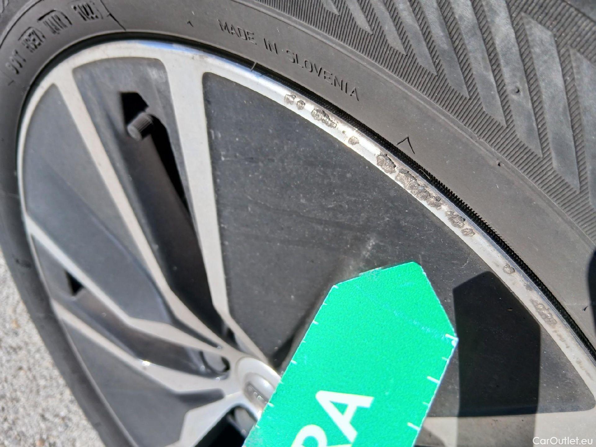  Volvo  XC90 VOLVO  / 2019 / 5P / todoterreno 2.0 B5 D5 AWD Business Plus Auto (CX) #50