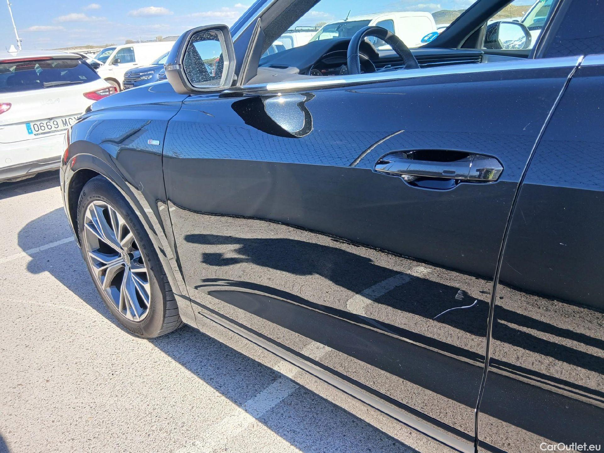  Audi  Q8 AUDI  / 2018 / 5P / todoterreno 55 TFSIe S Line 280kW quattro tiptronic #20