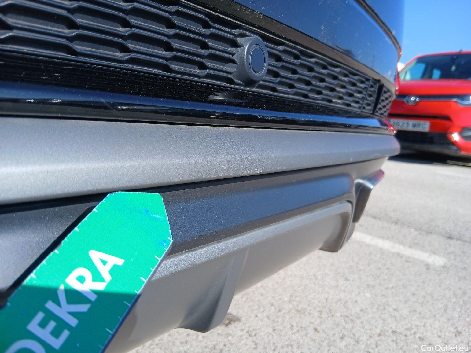  Audi  Q8 AUDI  / 2018 / 5P / todoterreno 55 TFSIe S Line 280kW quattro tiptronic #40