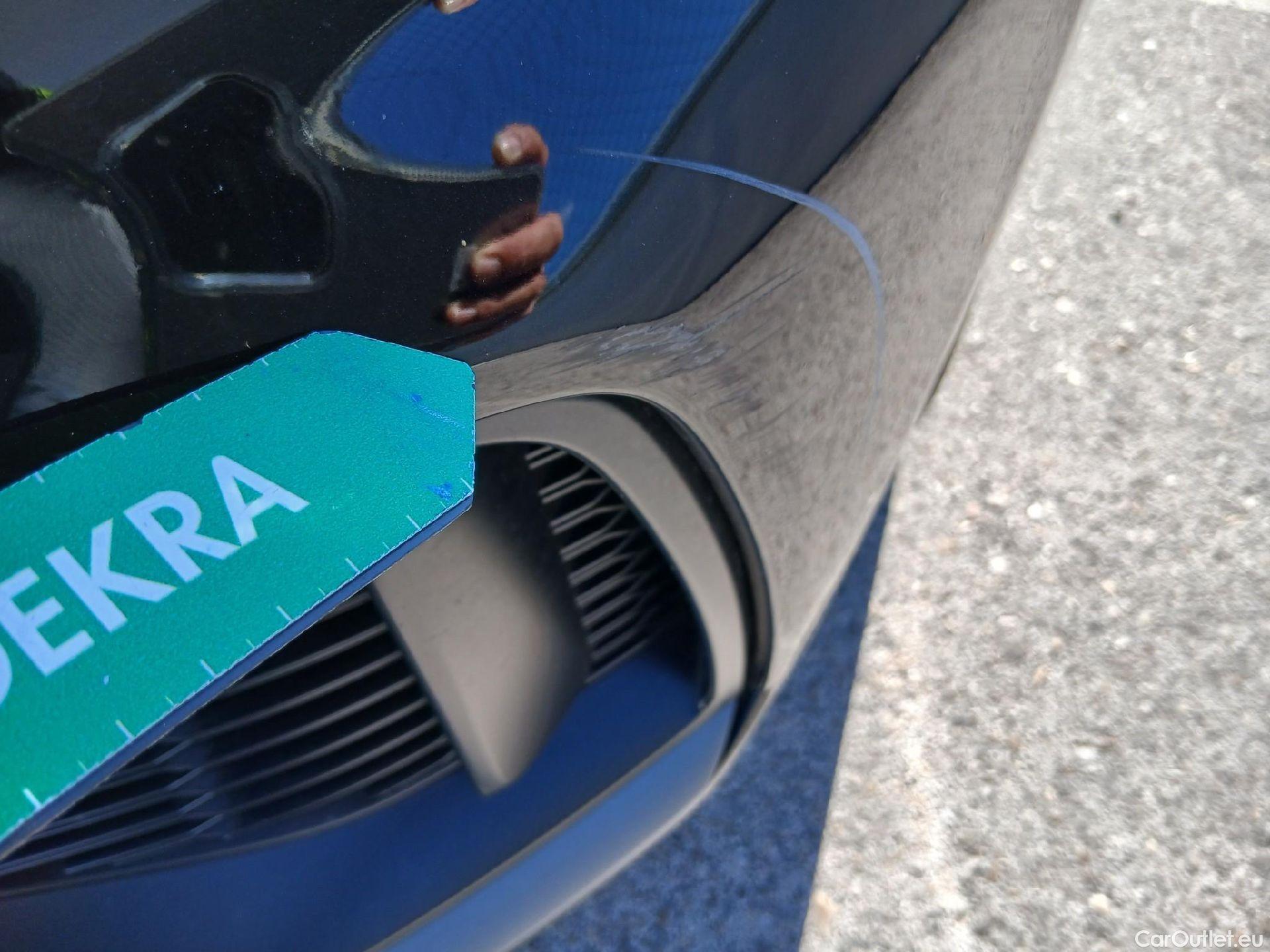  Audi  Q8 AUDI  / 2018 / 5P / todoterreno 55 TFSIe S Line 280kW quattro tiptronic #9