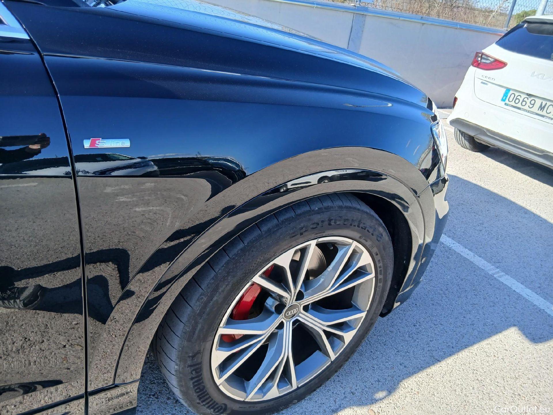  Audi  Q8 AUDI  / 2018 / 5P / todoterreno 55 TFSIe S Line 280kW quattro tiptronic #56