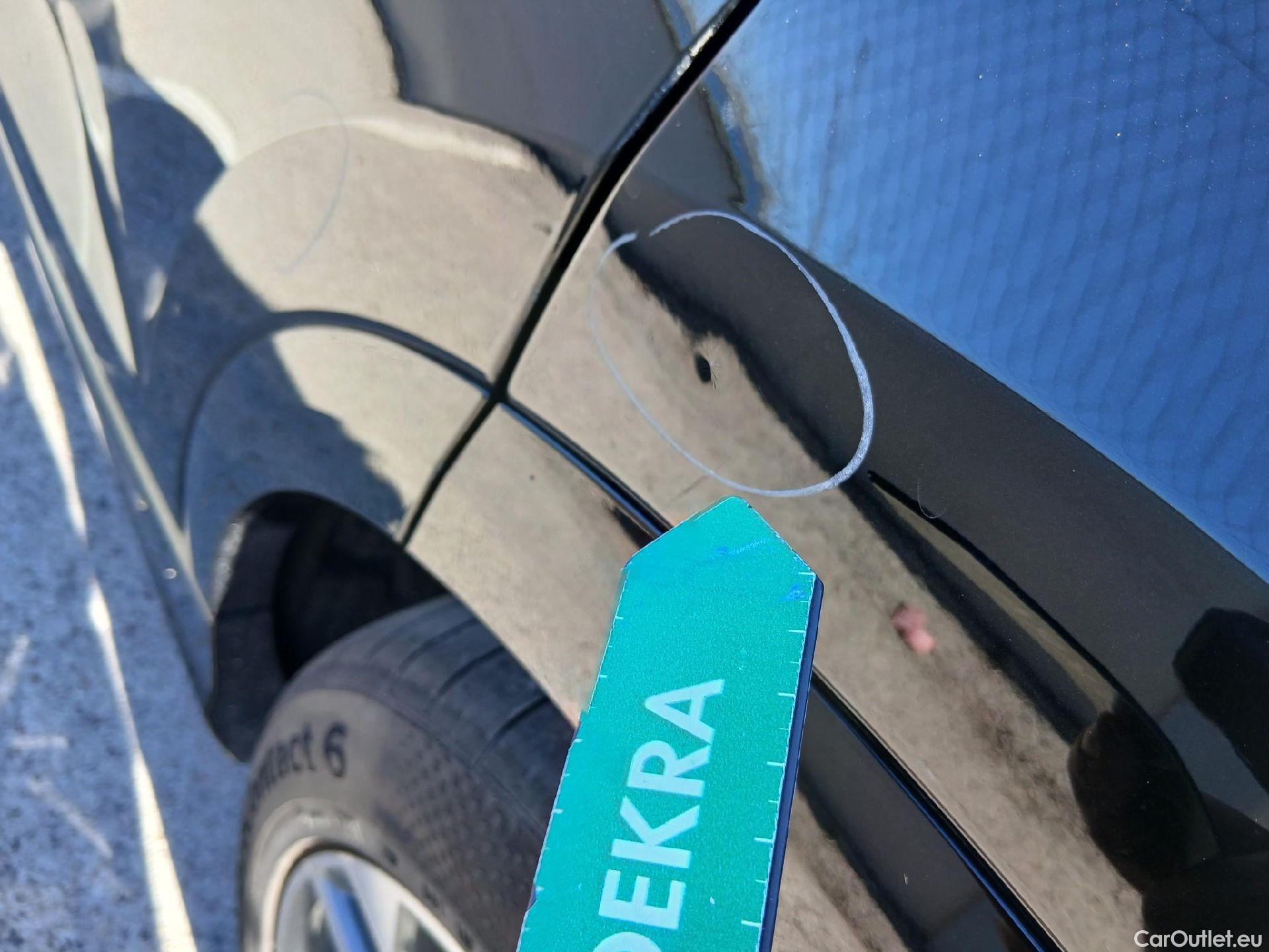  Audi  Q8 AUDI  / 2018 / 5P / todoterreno 55 TFSIe S Line 280kW quattro tiptronic #28