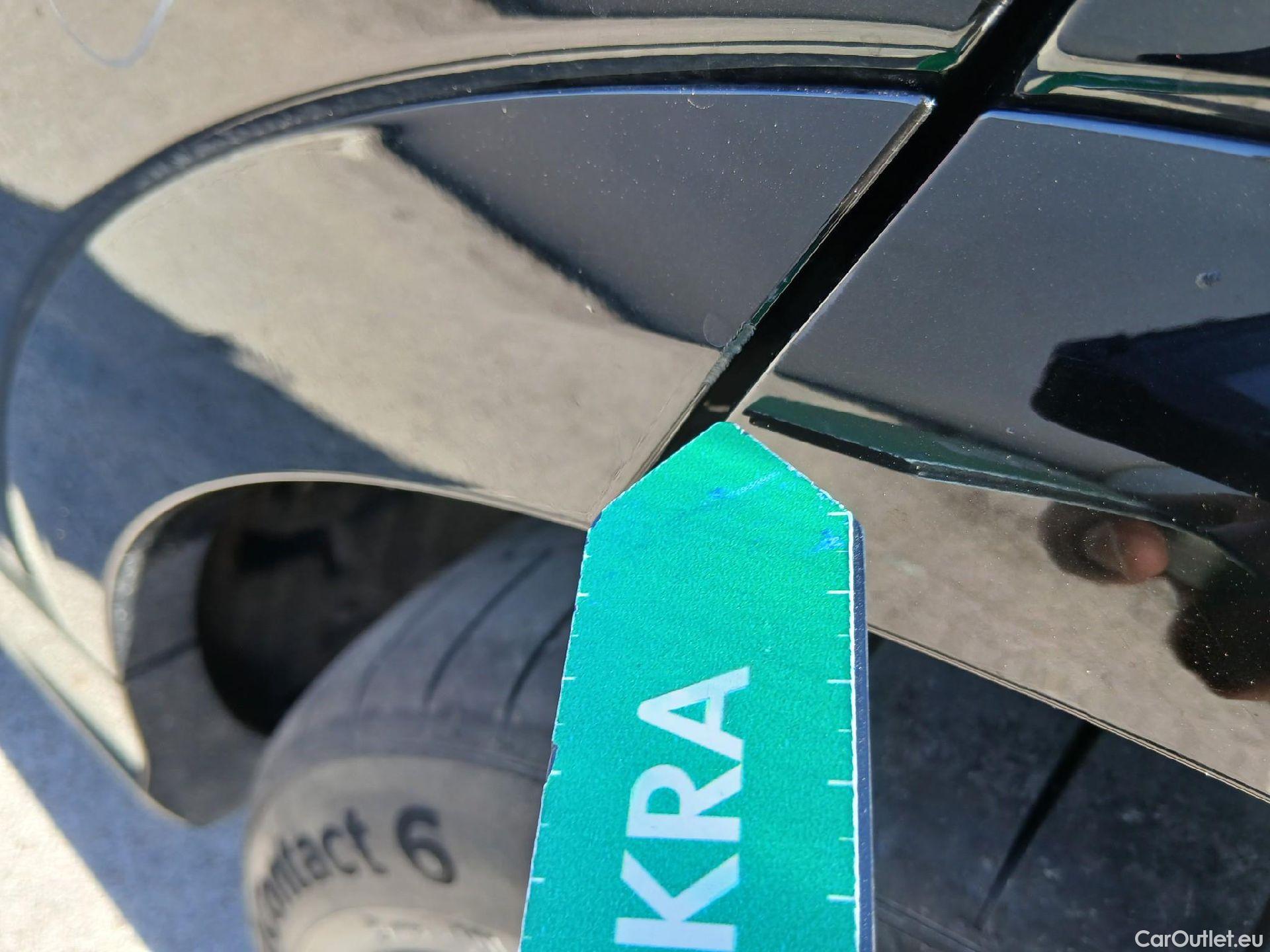  Audi  Q8 AUDI  / 2018 / 5P / todoterreno 55 TFSIe S Line 280kW quattro tiptronic #31