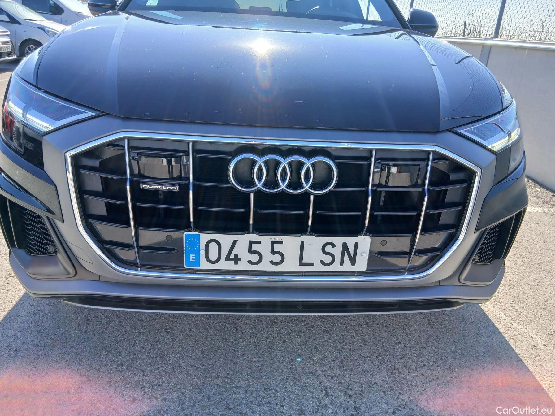  Audi  Q8 AUDI  / 2018 / 5P / todoterreno 55 TFSIe S Line 280kW quattro tiptronic #8
