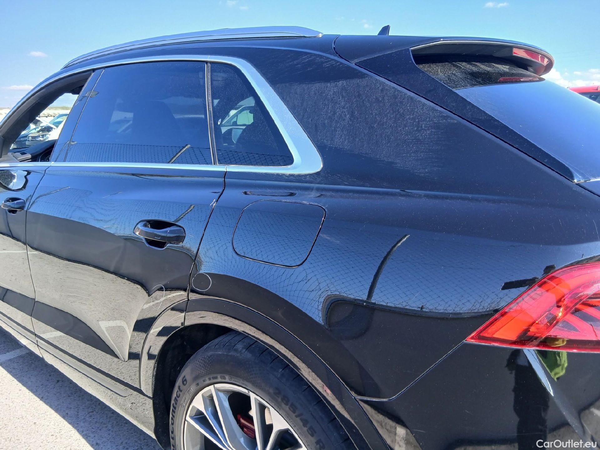  Audi  Q8 AUDI  / 2018 / 5P / todoterreno 55 TFSIe S Line 280kW quattro tiptronic #29