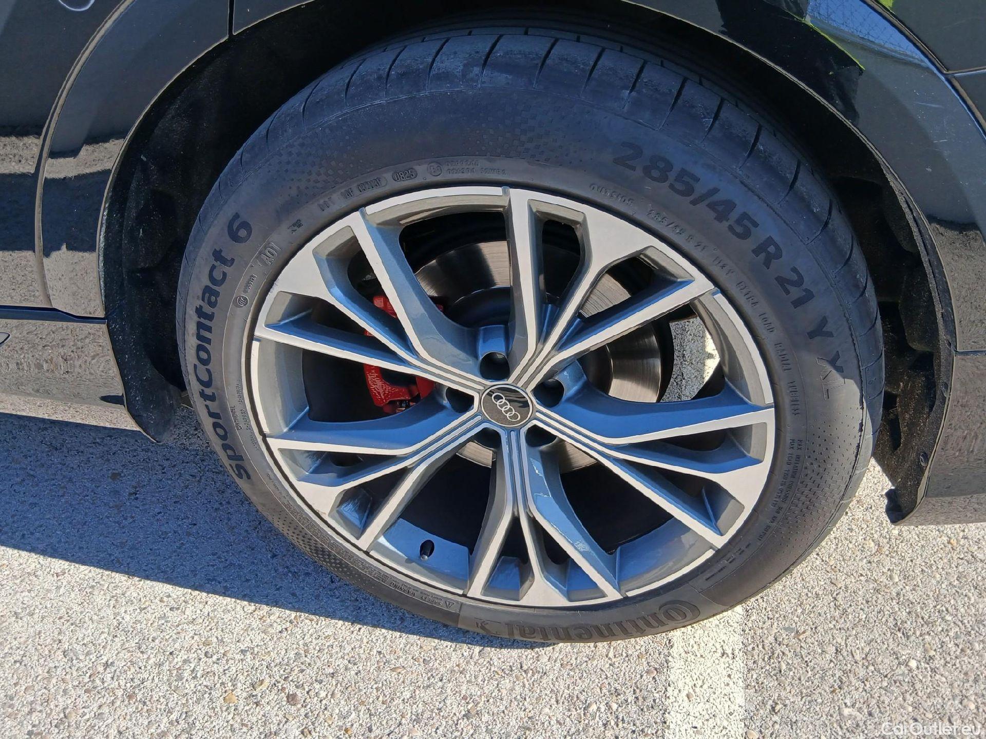  Audi  Q8 AUDI  / 2018 / 5P / todoterreno 55 TFSIe S Line 280kW quattro tiptronic #25