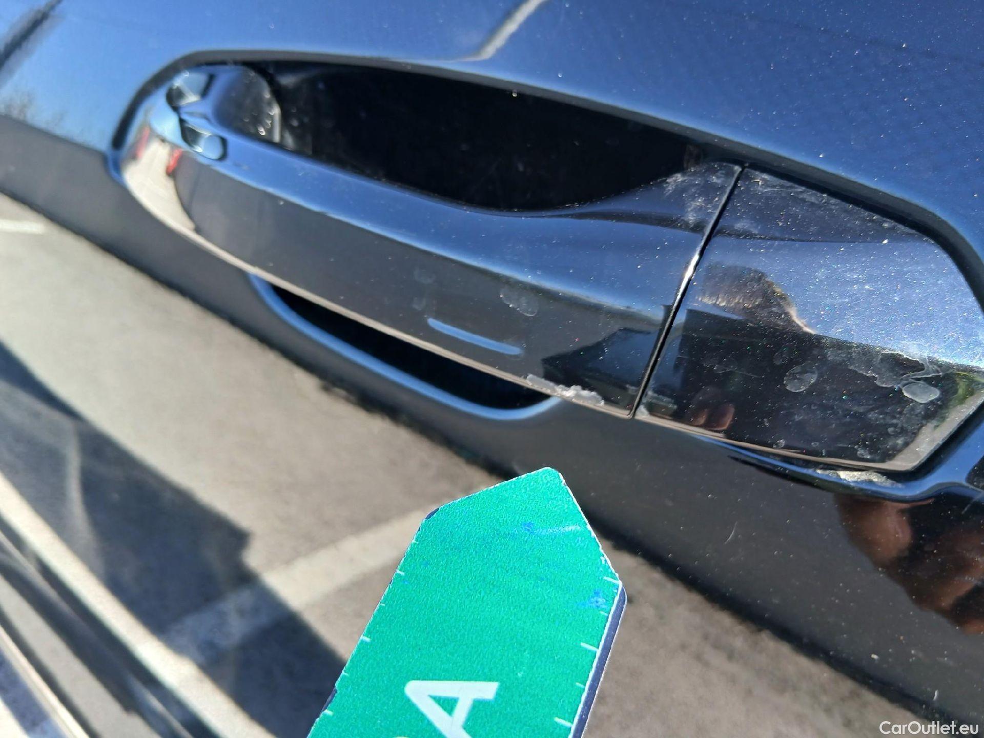  Audi  Q8 AUDI  / 2018 / 5P / todoterreno 55 TFSIe S Line 280kW quattro tiptronic #18