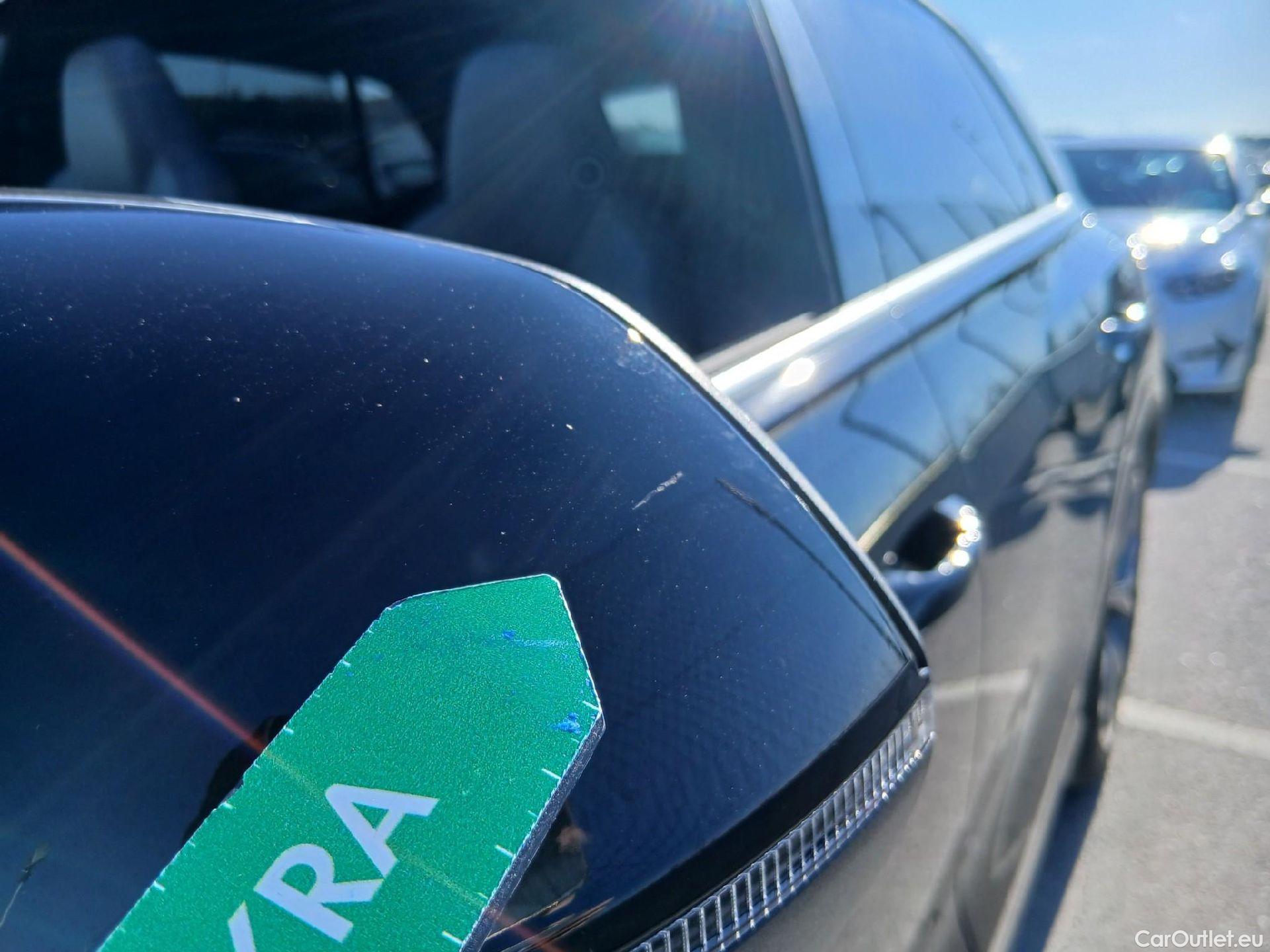  Audi  Q8 AUDI  / 2018 / 5P / todoterreno 55 TFSIe S Line 280kW quattro tiptronic #15