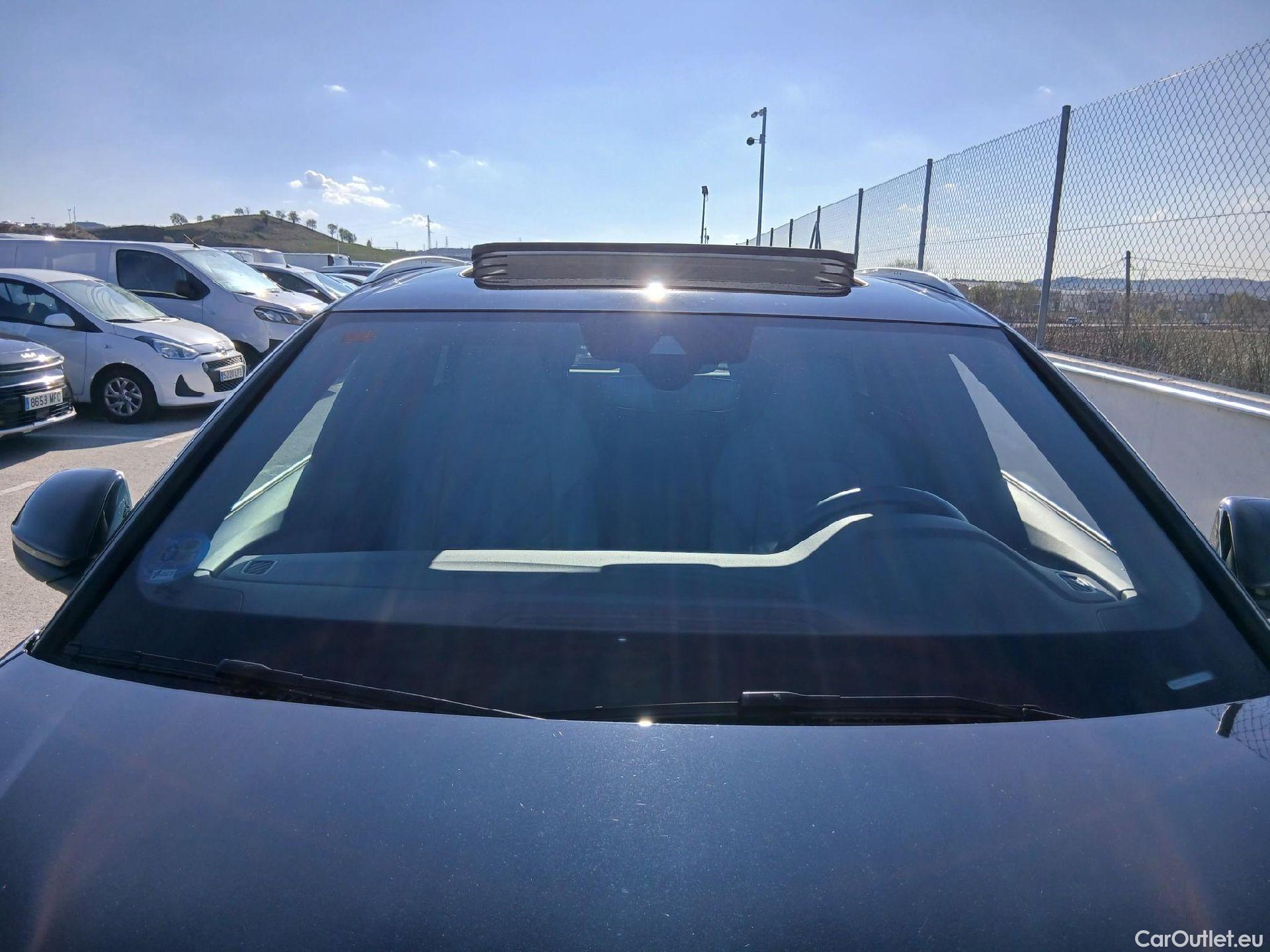  Audi  Q8 AUDI  / 2018 / 5P / todoterreno 55 TFSIe S Line 280kW quattro tiptronic #3