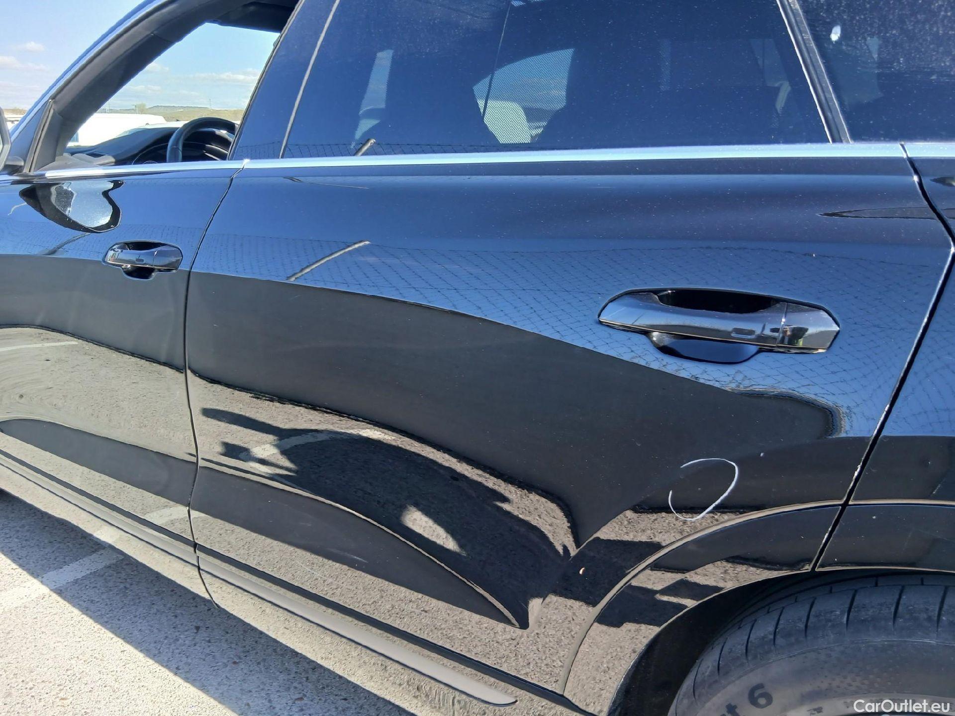  Audi  Q8 AUDI  / 2018 / 5P / todoterreno 55 TFSIe S Line 280kW quattro tiptronic #22