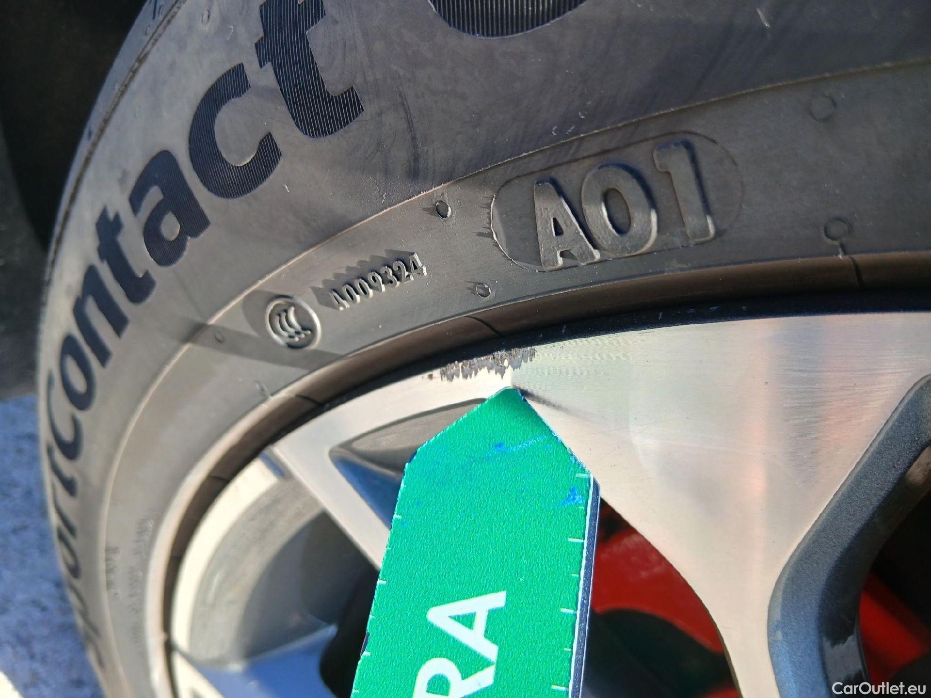  Audi  Q8 AUDI  / 2018 / 5P / todoterreno 55 TFSIe S Line 280kW quattro tiptronic #26